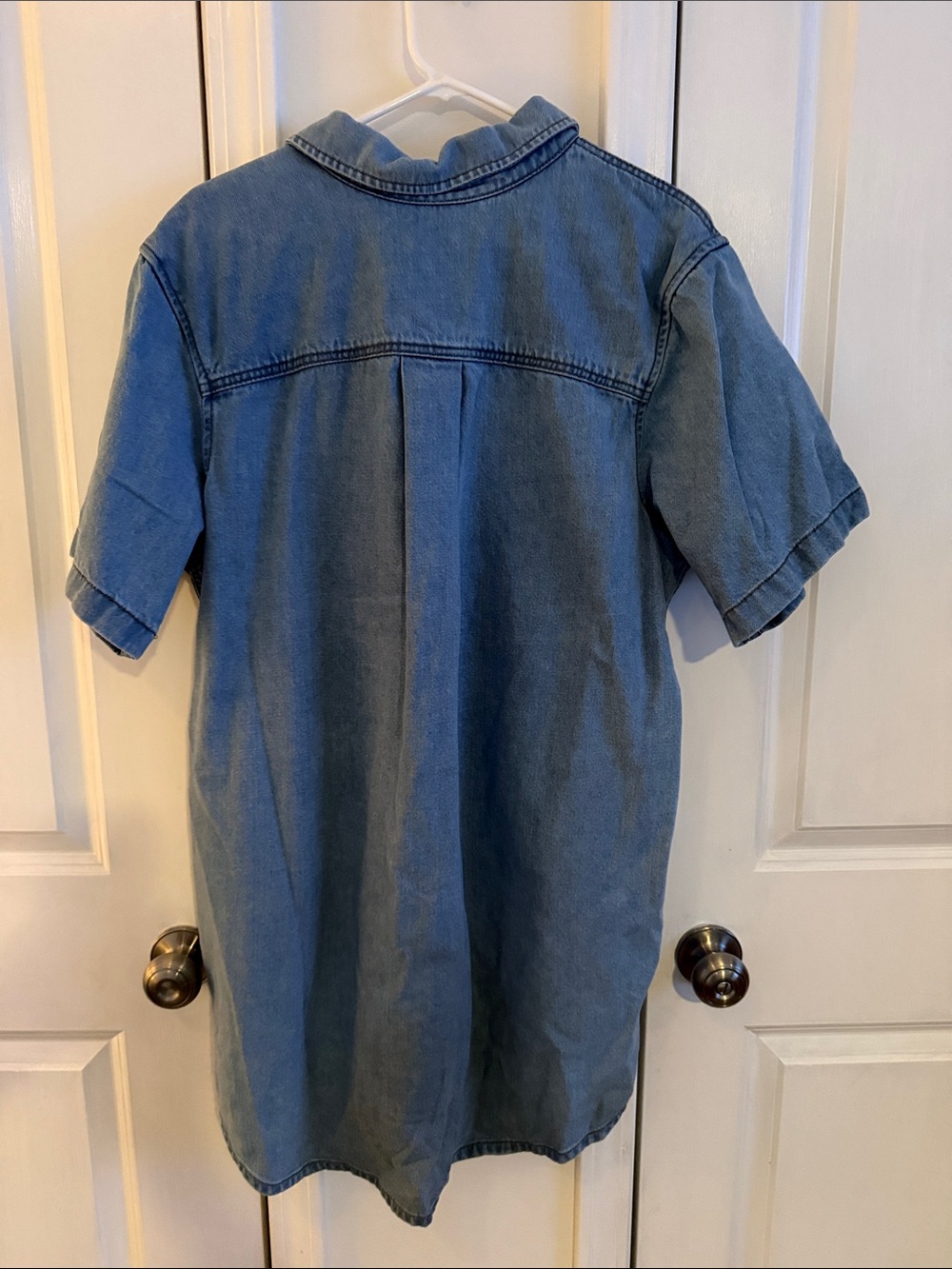 Universal Thread Women's Light Blue Denim Button-Down Dress - Picture 3 of 3